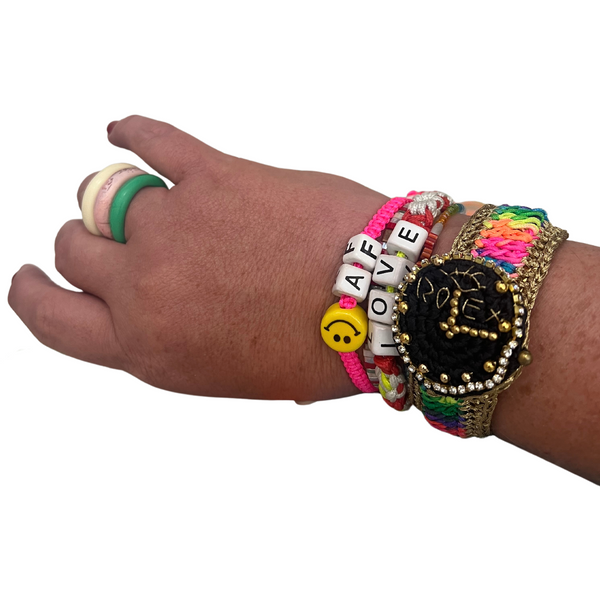 Look at the time cuff (multicoloured gold)
